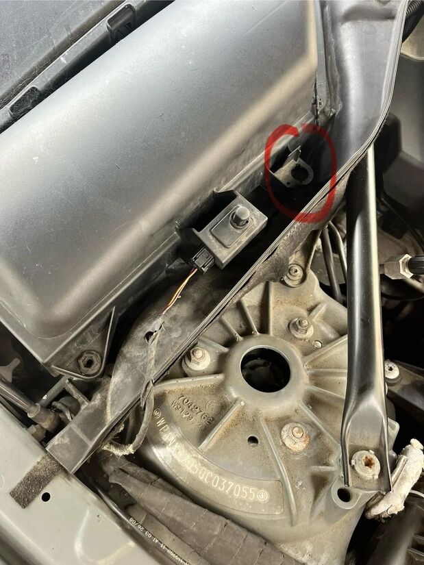 JBE AUC Sensor Located in BMW Vehicles
