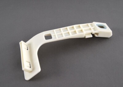 How Does BMW Accelerator Attach to Adapter Plate